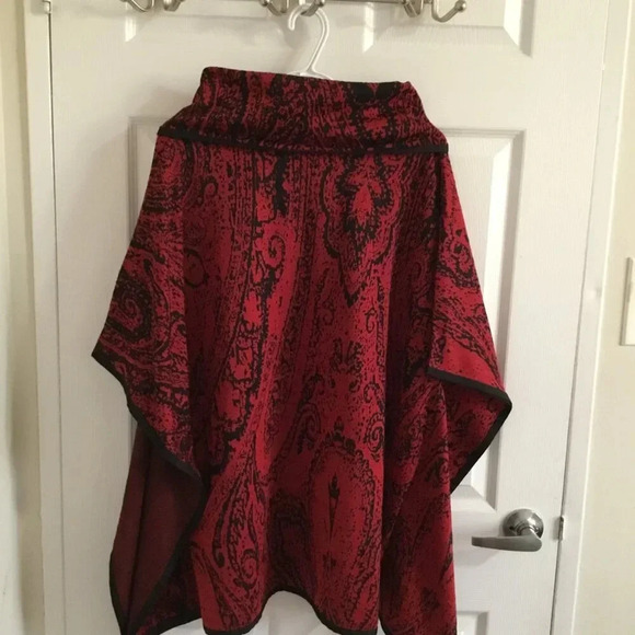 Cleo Turtleneck poncho sweater Red Black size large/Xlarge - Picture 4 of 5